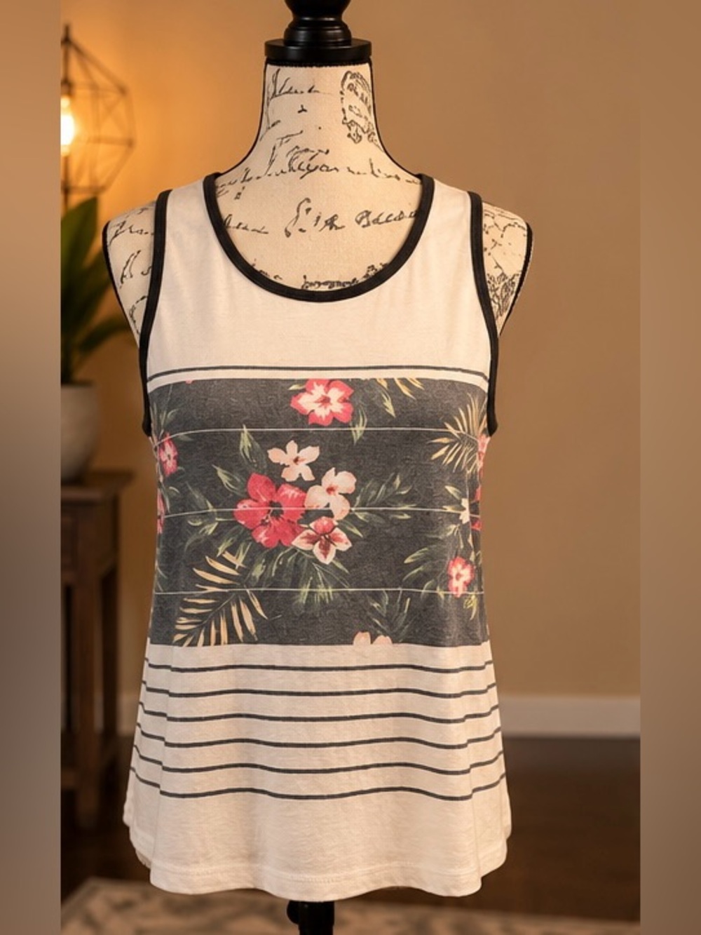 Hang Ten Tropical Floral Striped Tank Top – XL